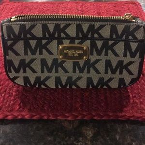 Michael kors cosmetic bag